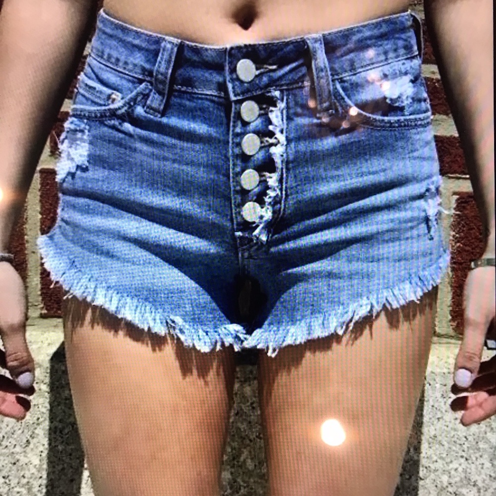 Boutique Light Denim Button Down Hem Shorts L